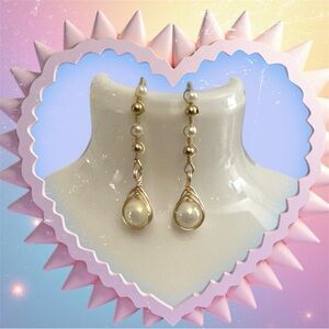 Elegant Gold and Pearl Drop Earrings